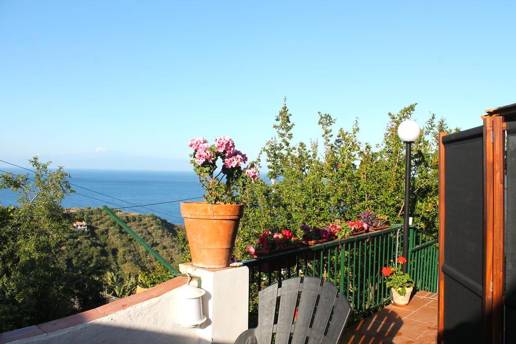 Bed and Breakfast Casa La Via del Mare Taormina Esterno foto