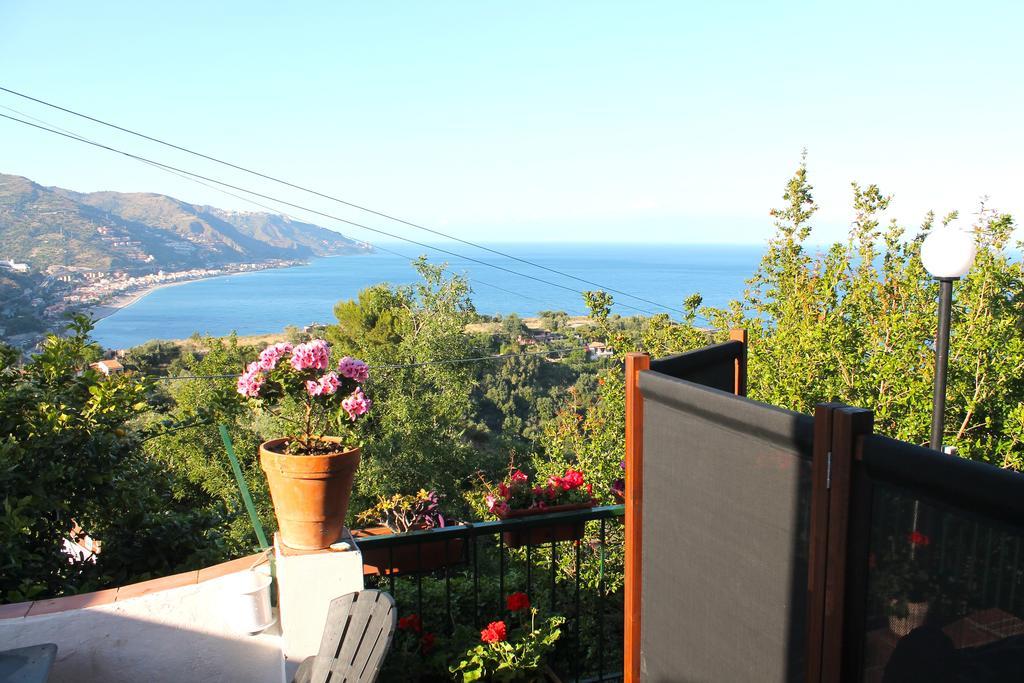 Bed and Breakfast Casa La Via del Mare Taormina Esterno foto